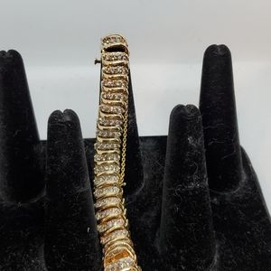 Diamond Tennis bracelet, 5 carats, safety clasp